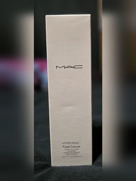 MAC Cosmetics-Hyper Real Fresh Canvas Cream-to-Foam Cleanser - Cream - Picture 2 of 5
